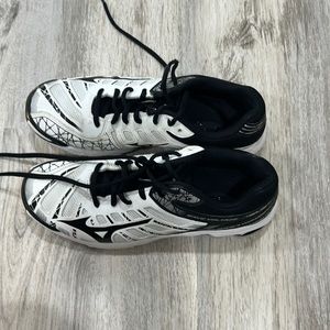 Mizuno Women’s Wave Voltage Volleyball Shoes